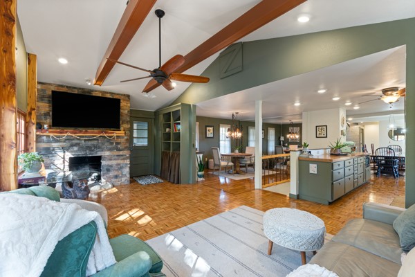 EUREKA SPRINGS - Residential Lease