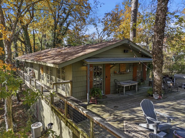EUREKA SPRINGS - Residential Lease
