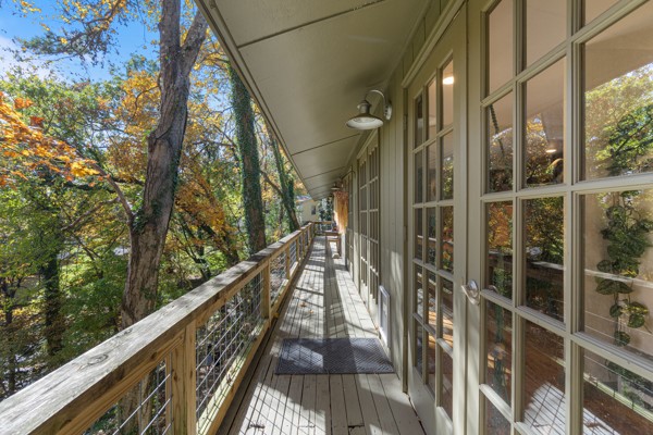 EUREKA SPRINGS - Residential Lease
