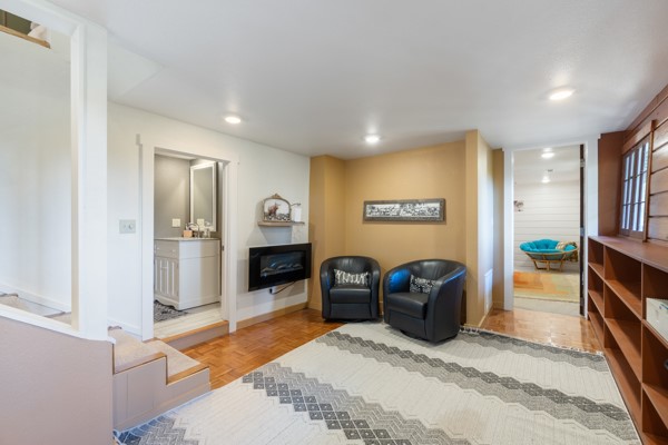 EUREKA SPRINGS - Residential Lease