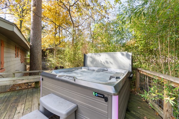 EUREKA SPRINGS - Residential Lease