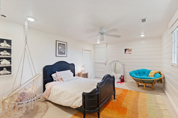 EUREKA SPRINGS - Residential Lease