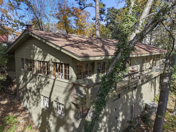 EUREKA SPRINGS - Residential Lease