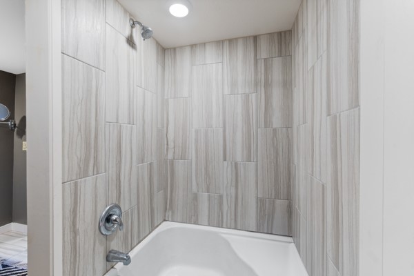 EUREKA SPRINGS - Residential Lease