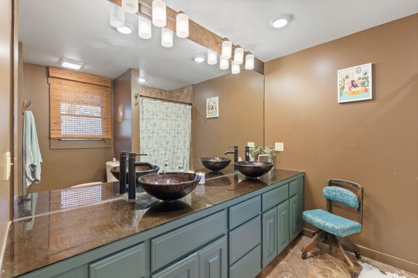 EUREKA SPRINGS - Residential Lease