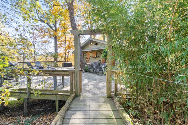 EUREKA SPRINGS - Residential Lease