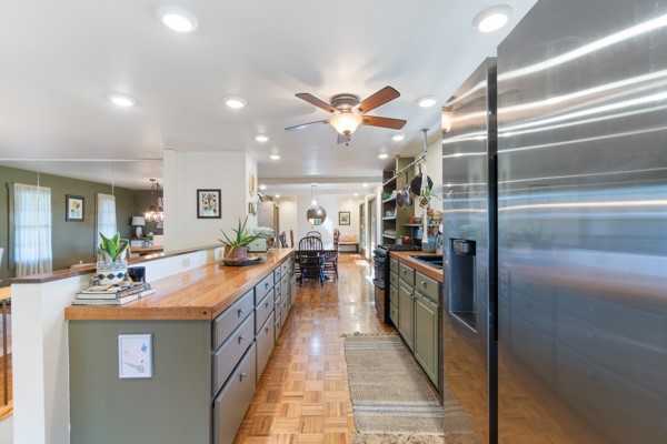 EUREKA SPRINGS - Residential Lease