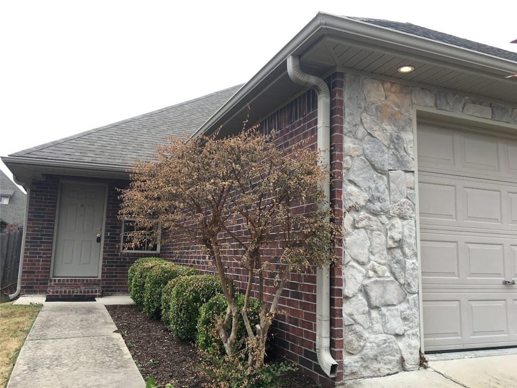 Spacious 3 bedroom, 2 bath duplex in Springdale. Kitchen features a a full-size refrigerator, dishwasher, microwave, and range. Large open living room and dining area. Ceramic tile in wet areas. Carpet in bedrooms. Washer/ dryer hook-ups. 2-car garage. Privacy fence. Tenant occupied. No showings at this time