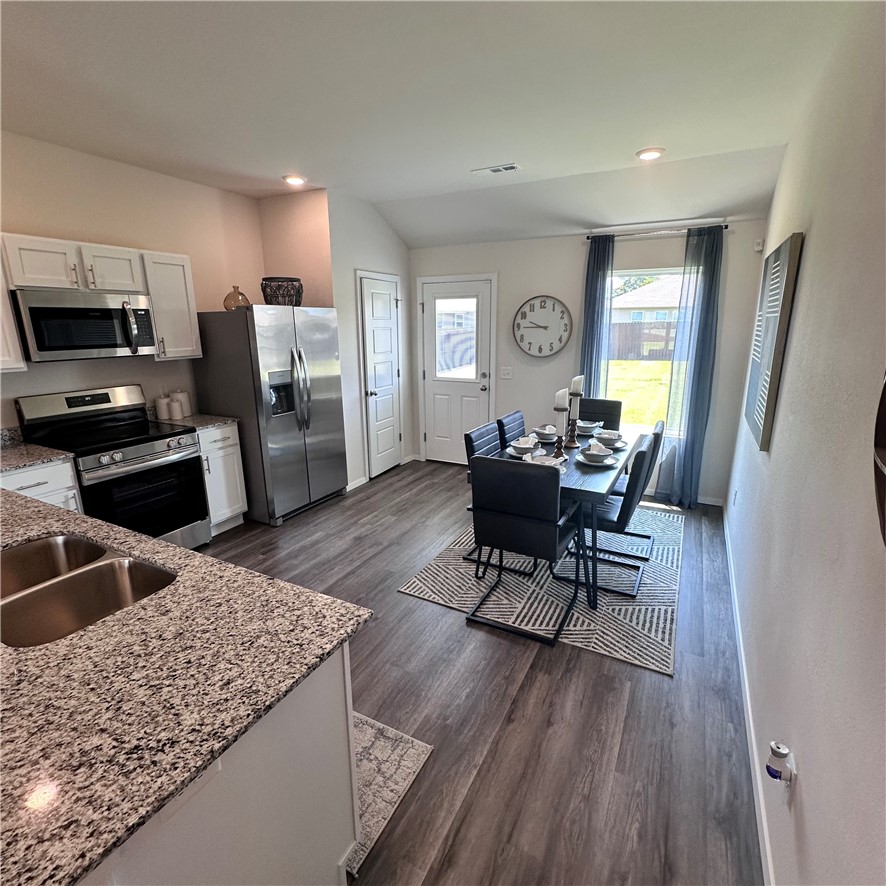 WALNUT HILL SUB PH V-PEA RIDGE - Residential