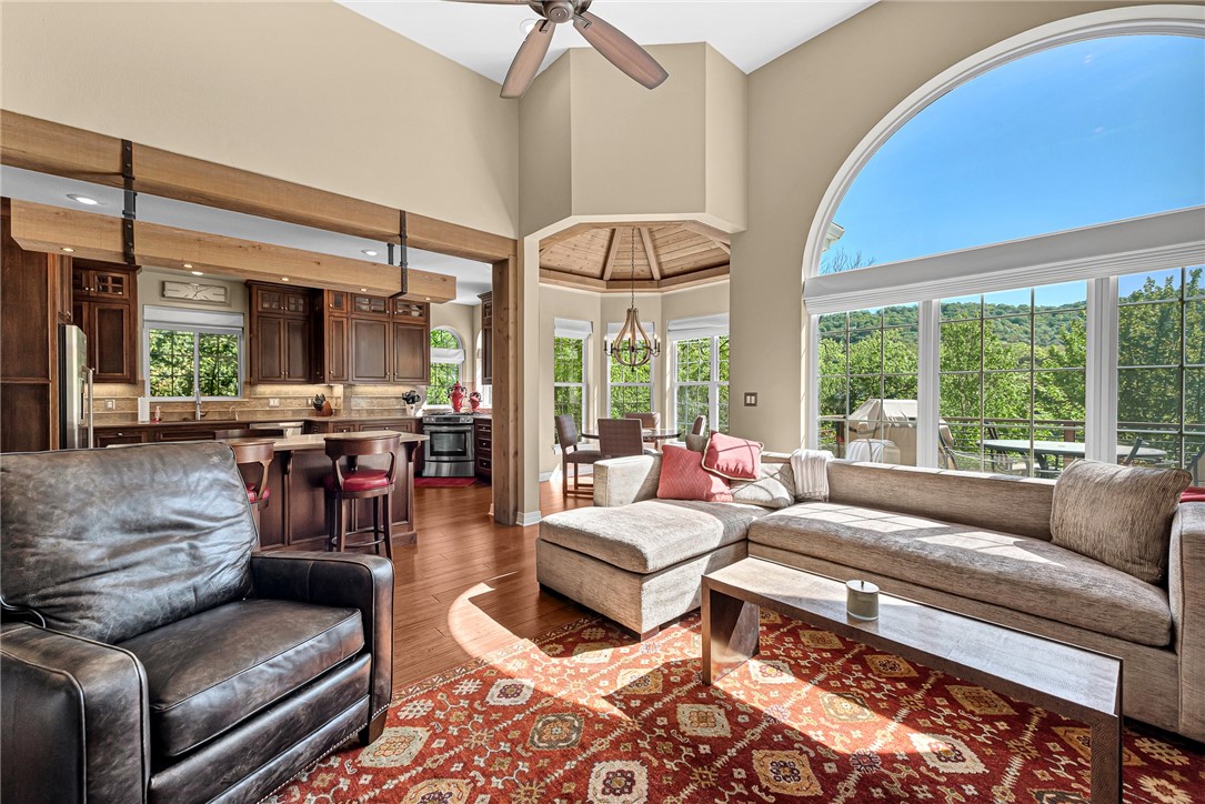 Unit 116 Holiday Island - Residential