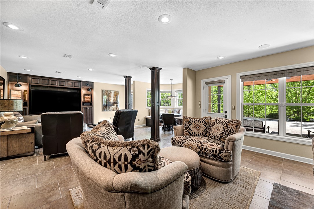 Unit 116 Holiday Island - Residential