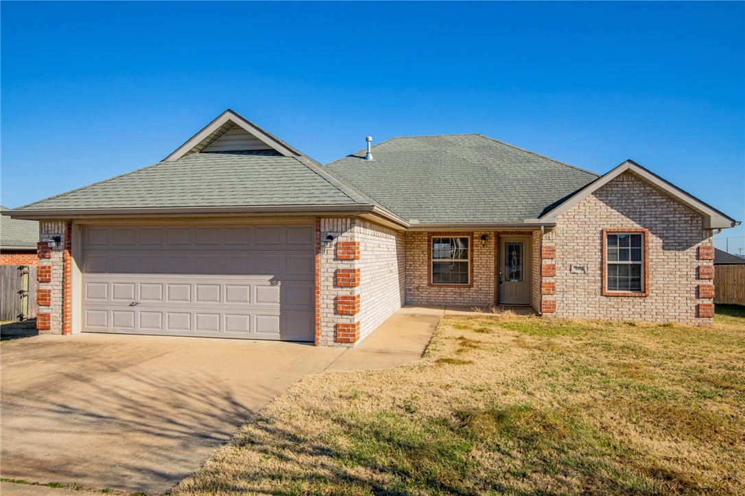 Great 3 bedroom 2 bath home in Centerton. New vinyl plank flooring thru main living area and new carpet in the bedrooms. Living room features: gas fireplace, high ceiling, Kitchen granite counters, includes microwave, large yard with two car garage.