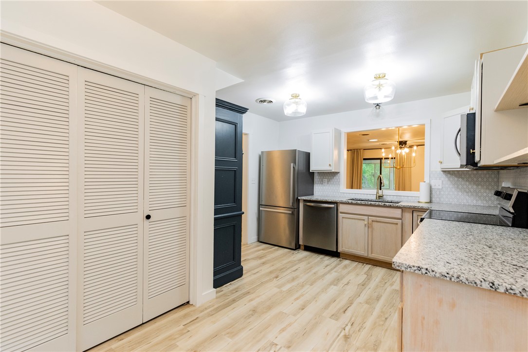 Melanie Courts Bvv - Residential