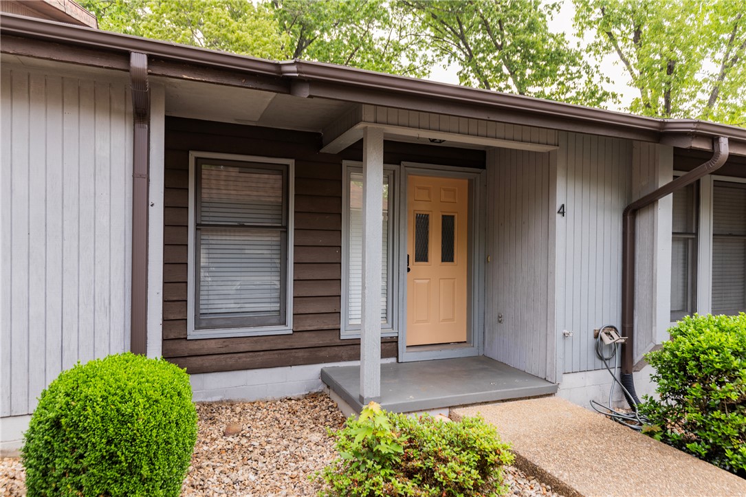 Melanie Courts Bvv - Residential