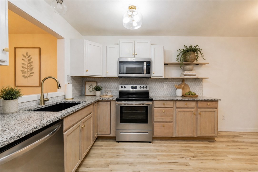 Melanie Courts Bvv - Residential