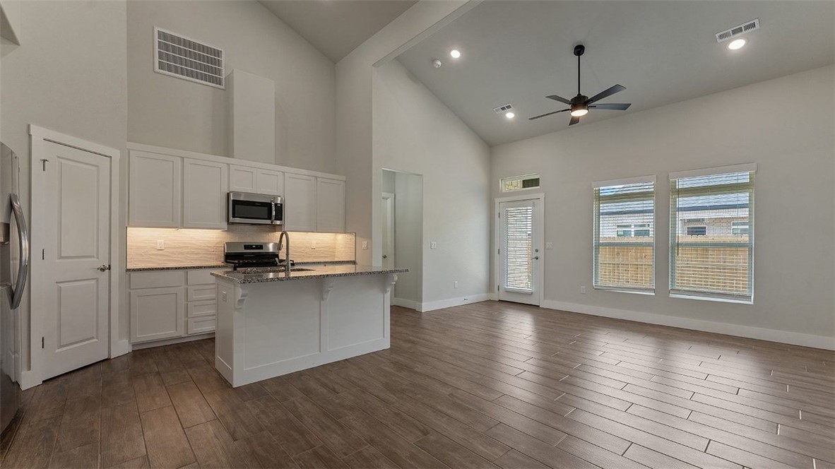 Crystal Cove Ph I - Residential Lease