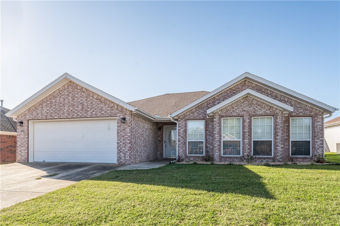 Step inside this charming home featuring a welcoming open layout, a cozy fireplace, and an attached garage for convenience. The fenced-in backyard offers privacy and space to enjoy the outdoors. With 3 bedrooms and 2 bathrooms, this home is the perfect blend of comfort and functionality.