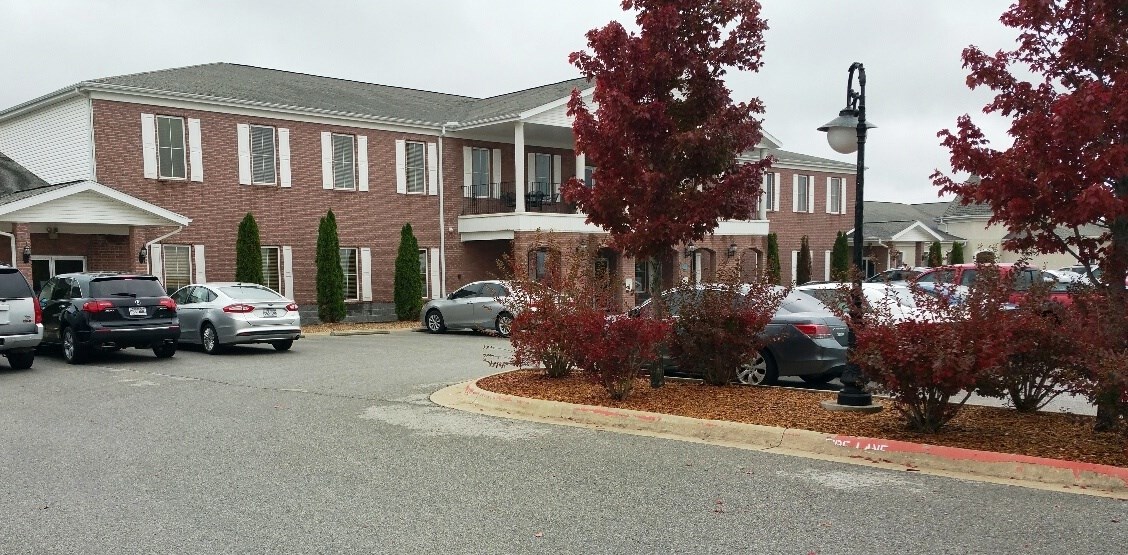 INVESTOR ALERT! Owner (Co) is liquidating all holdings. Upscale bldg. priced $1,300,000 below last appraisal of $4.6M. Currently occupied thru Oct 2016 @ $22/SF! Pre-designed for up to 8 tenants if multi-tenant conversion desired. Also extra land included in sale for pre-planned future expansion of bldg. to add over 10K more rentable SF if/as desired. Interior & exterior remodel in last 2 years. Like new! 1 mile S. of Wal-Mart H.Q. & even closer to Sam's H.Q. Energy Star Rating. MAKE OFFER!
