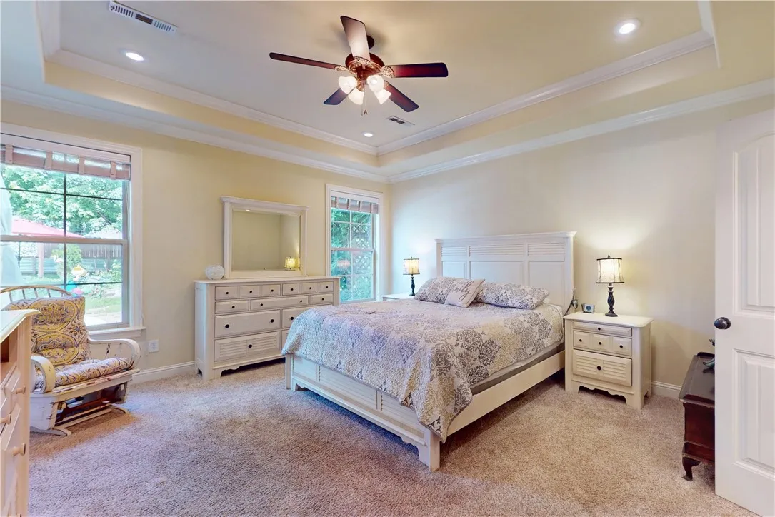 Rogers, Arkansas 72758, United States, 4 Bedrooms Bedrooms, ,6 BathroomsBathrooms,Residential,Active,139975