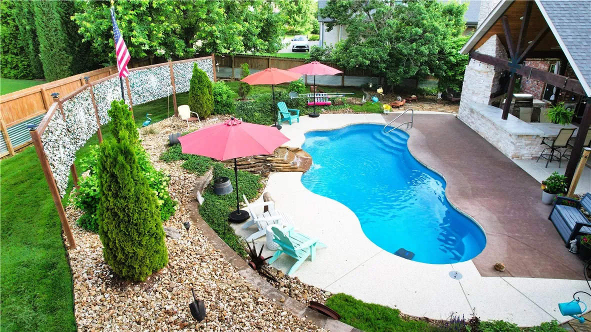 Rogers, Arkansas 72758, United States, 4 Bedrooms Bedrooms, ,6 BathroomsBathrooms,Residential,Active,139975