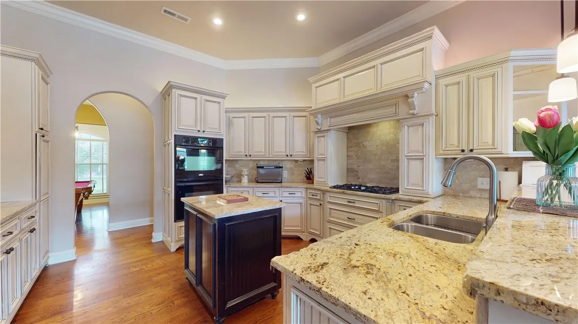 Rogers, Arkansas 72758, United States, 4 Bedrooms Bedrooms, ,6 BathroomsBathrooms,Residential,Active,139975