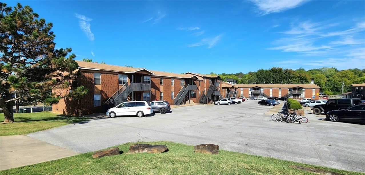 This lovely 2 bedroom, 1 bathroom apartment is conveniently situated within walking distance of the U of A campus! This spacious unit includes a refrigerator and oven/range. Tenants are responsible for electric, gas, water/trash ($50 water fee charged to tenant account every month), and internet/cable expenses. Onsite laundry facilities are available. We process applications as we receive and once an application is approved, we reach out for deposit. Deposit secures the unit not the application. Please be aware of scams. Our application process is to be paid online through a secure portal and we do not accept cash, CashApp, Venmo, and/or PayPal. No showings until after August 15. Pictures are of like unit - same layout, finishes may vary