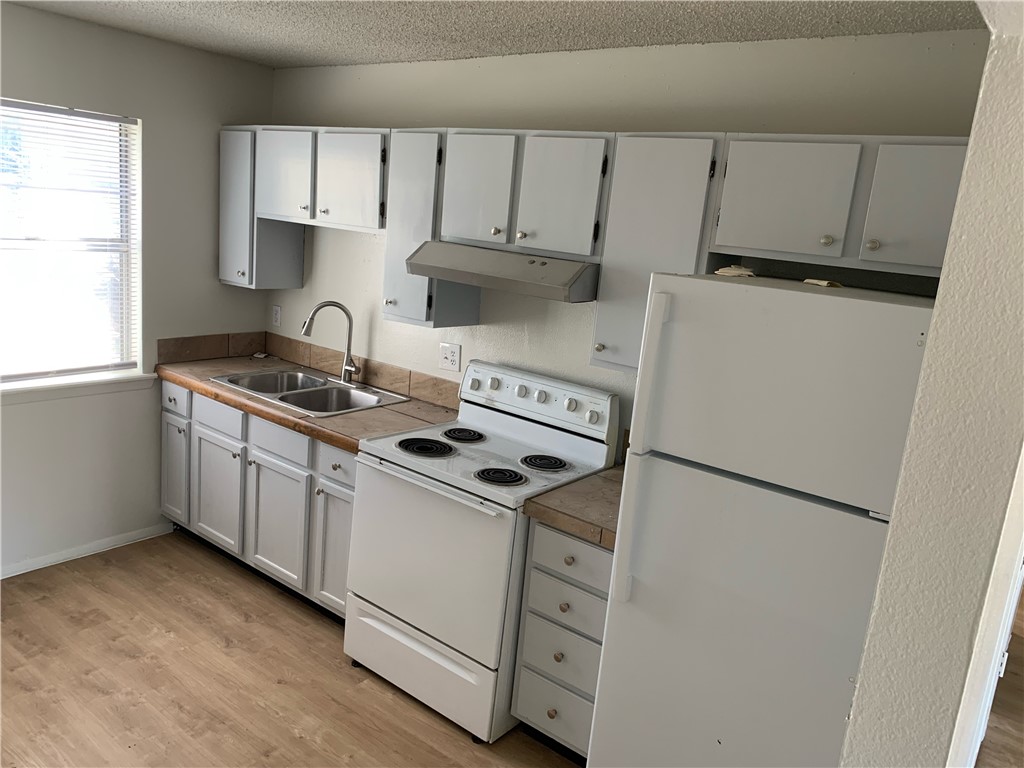 ROSE HILL OUTLOTS - Residential Lease