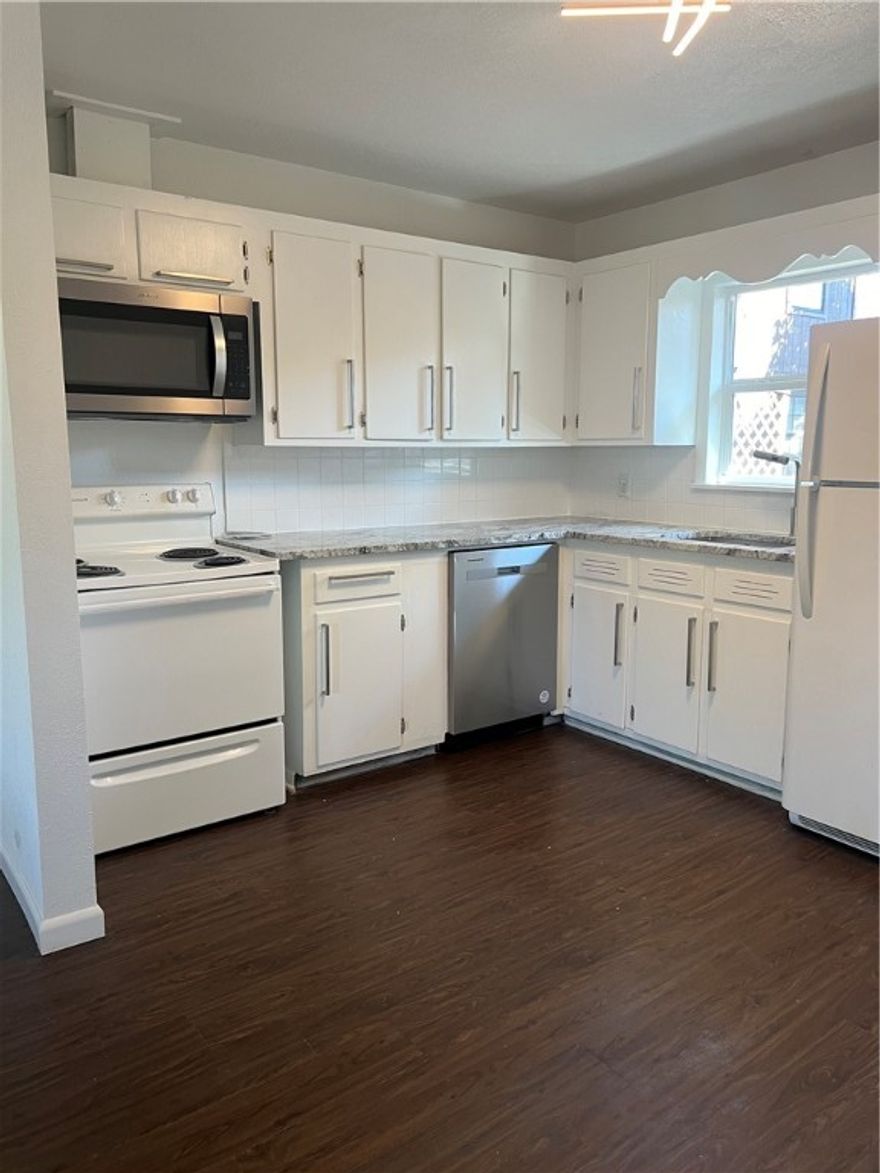 Charming and recently renovated 2-bedroom, 1-bath rental just minutes from downtown Rogers! This unit offers modern updates throughout, a covered carport for convenient parking, and a patio area. Enjoy easy access to all the shops, dining, and entertainment downtown has to offer. Don’t miss the opportunity to make this stylish, well-located rental your new home!