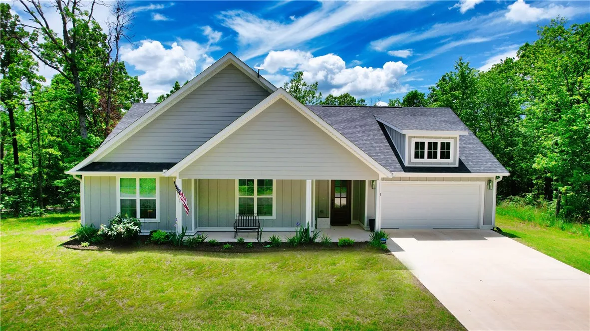 Bella Vista, Arkansas 72714, United States, 3 Bedrooms Bedrooms, ,2 BathroomsBathrooms,Residential,Pending,132417