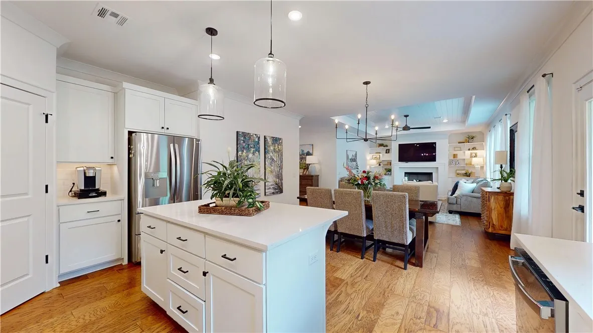 Bella Vista, Arkansas 72714, United States, 3 Bedrooms Bedrooms, ,2 BathroomsBathrooms,Residential,Pending,132417