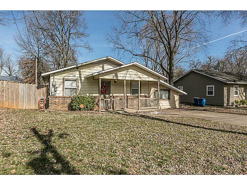 Location Location Location! Well Maintained 3 bedroom 1.5 bath home just blocks away from downtown Bentonville. Home features wood floors, solid surface countertops, fenced yard, ceiling fans, spacious living room, and much more.