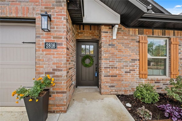 2816 W PERSIMMON ST, ROGERS, AR 72756 - Image b4e49047ed954f26d2dd6079f7aab426/3361529367
