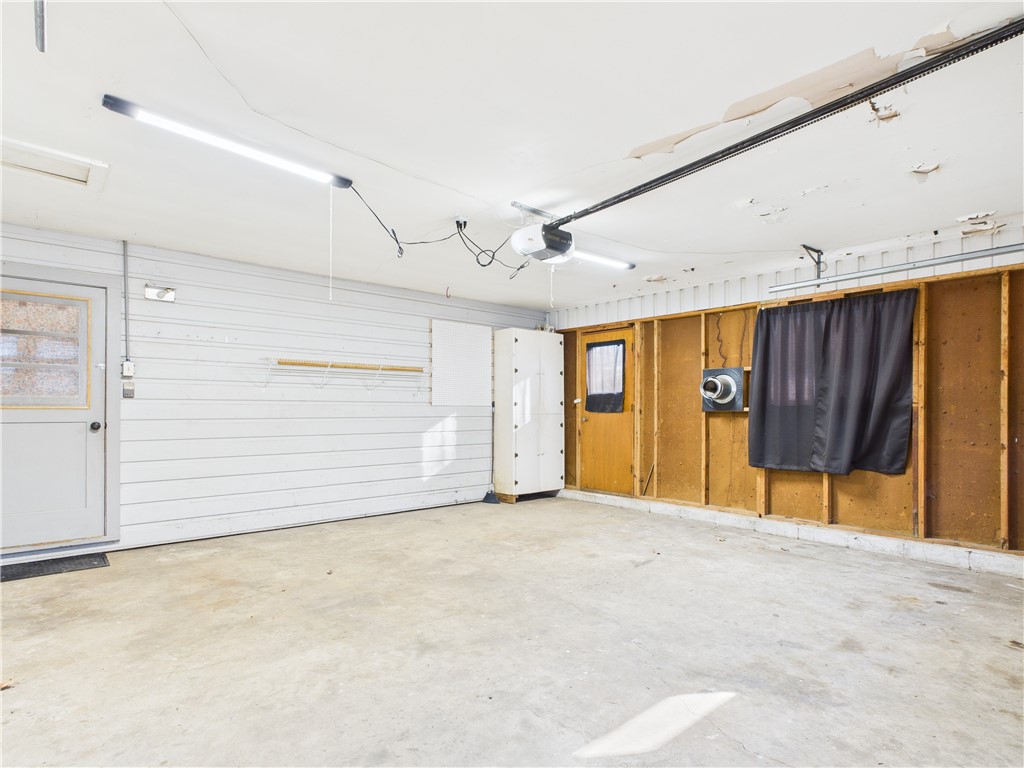 Lillie Shaddox Iii - Residential