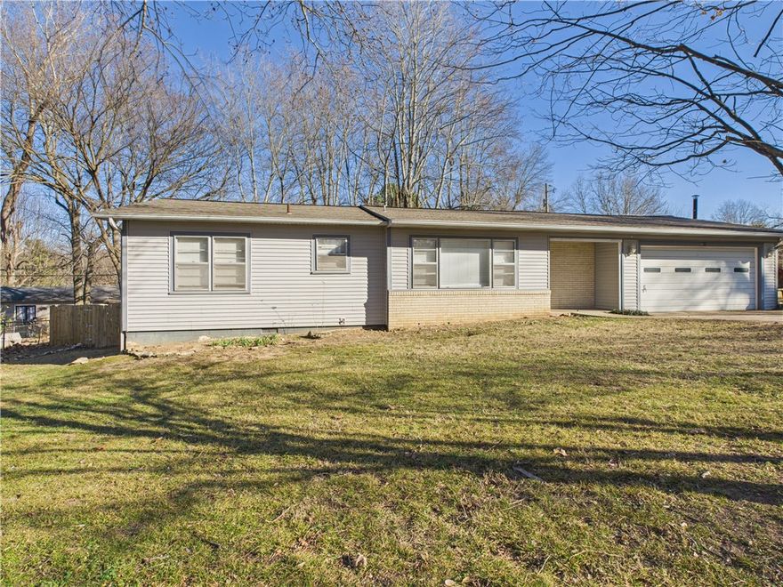 Charming 3 Bedroom Home with Garage & Fenced Yard—Great Location!

This well-maintained 3 bedroom, 1 bathroom home offers comfort, convenience, and value. Enjoy your mornings on the covered front porch, and make use of the spacious 2-car garage for parking, storage, or even a small workshop.

The backyard is fully privacy-fenced, perfect for kids, pets, or relaxing in your own quiet space. Inside, you’ll find recent updates including a new water heater. The roof is approximately 14 years old and still in great condition with plenty of life left.

Located just minutes from local schools, shopping, the brand-new Creekside Community Center, and top medical facilities, this home offers the perfect blend of neighborhood charm and everyday convenience.