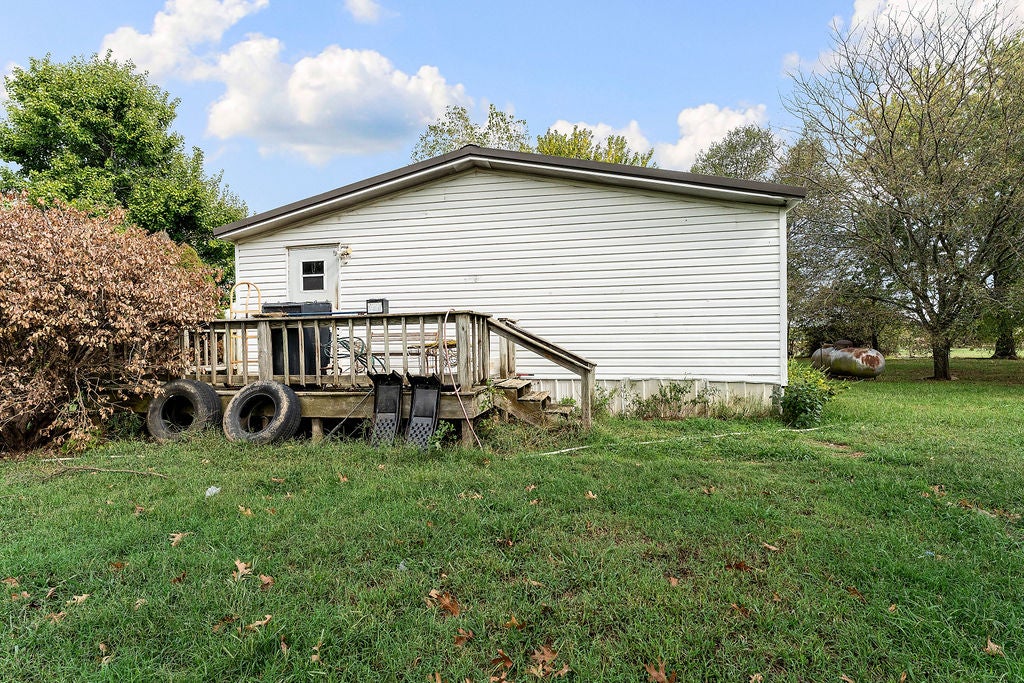 963 NW Peterson Road