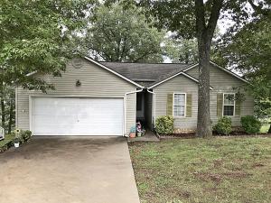 Nice 3 bedroom 2 bath home at the edge of town, minutes from shopping, schools & only 20 min to the famous Buffalo River. Great for 1st time home buyer. Also has fenced back yard, cathedral ceilings & a ton of storage area under the house.