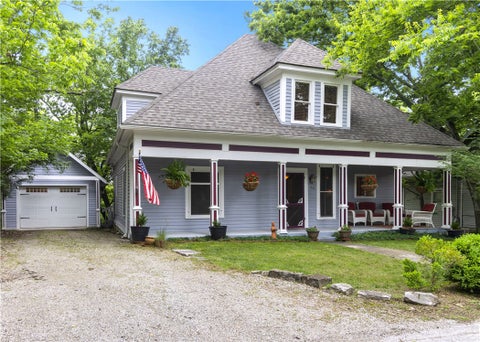 Photo of 42 Vaughn Street, Eureka Springs, AR 72632 (MLS # 1362625)