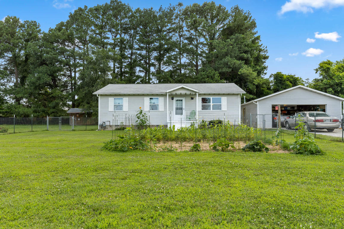Charming 1120 sq ft well maintained home on 1/2 acres in the quiet town of Bergman, AR. This home has 3 beds and 1 bath with a 2 car garage and it comes with the fridge, stove, dishwasher, riding lawn mower, grill, picnic table, and shed. The front yard is fenced in and boasts large gates in order to drive a vehicle through. Very quiet neighborhood just across the street from the local school. Take the time to check this one out for yourself.
