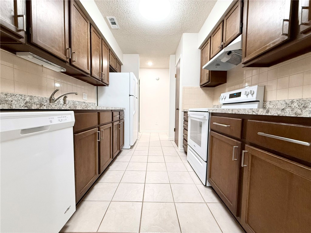 Chateau Terrace,Phase 2 - Residential Lease
