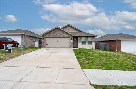 Photo of 5910 NW Hancock Street, Bentonville, AR 72713 (MLS # 1337044)
