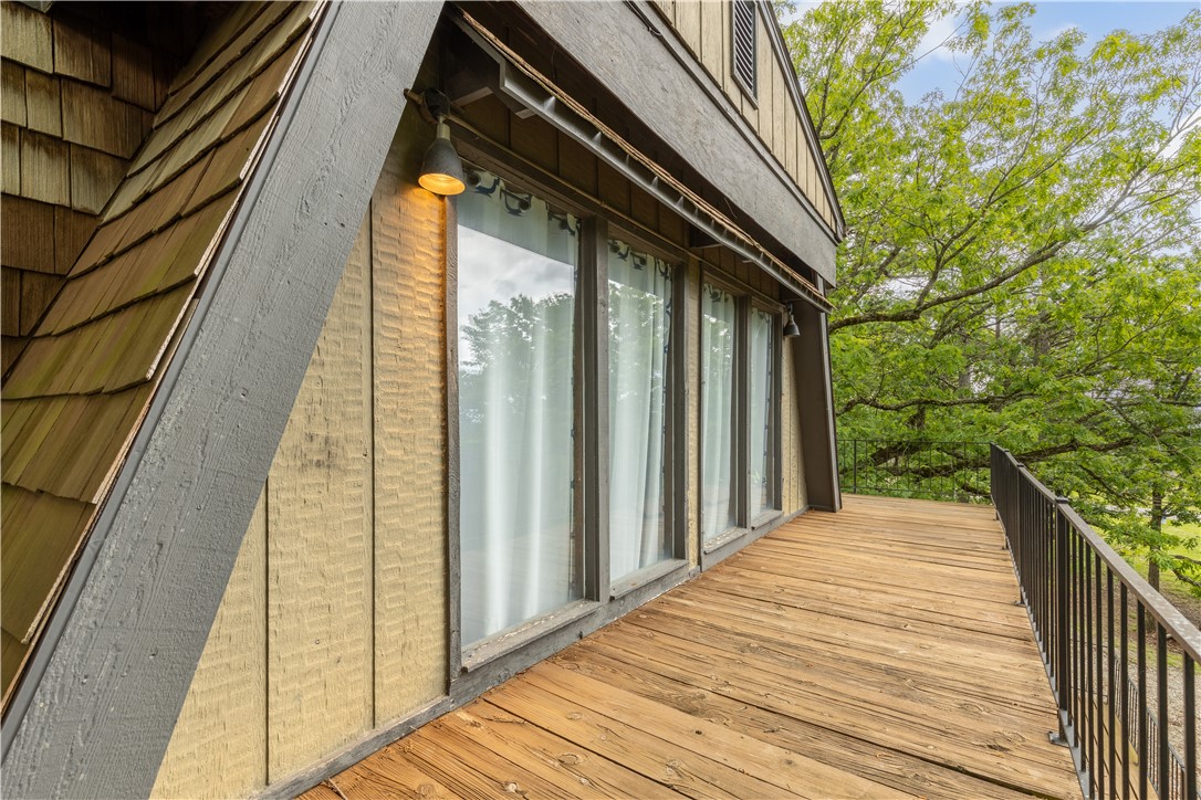 Unit 8 Holiday Island - Residential
