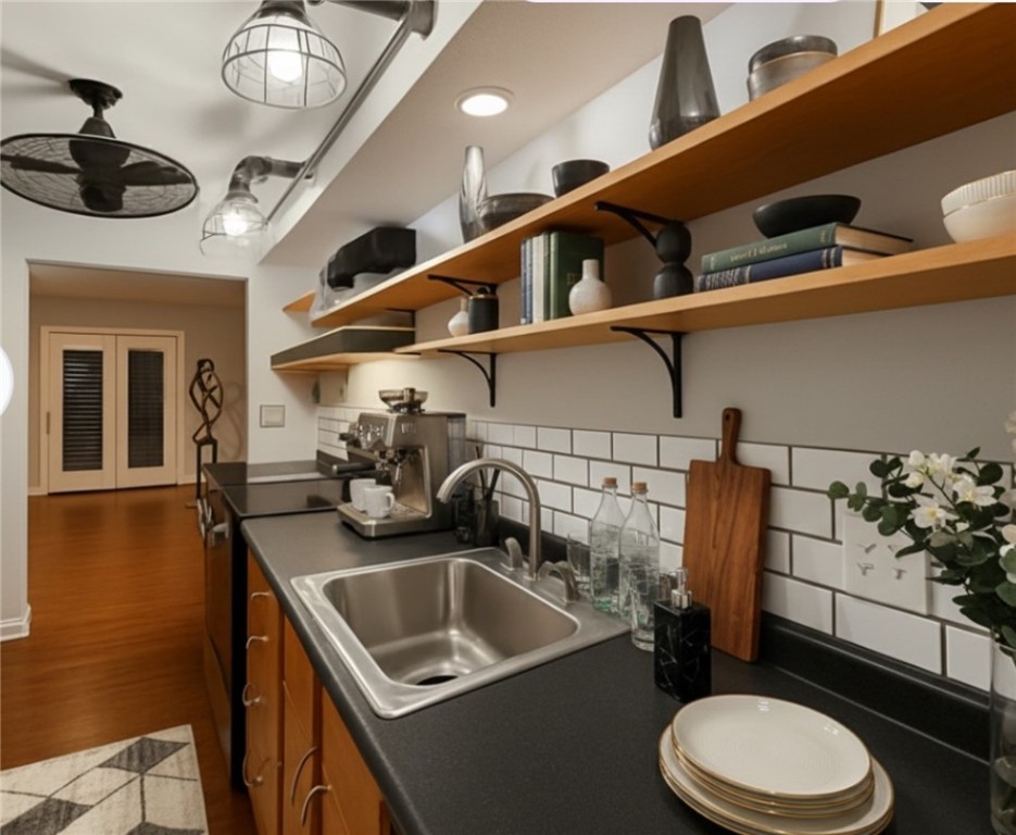 Paradise Gardens Condo - Residential