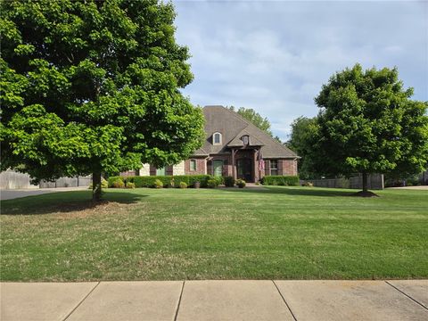 Photo of 2321 Riverwater Lane, Fayetteville, AR 72703 (MLS # 1336956)