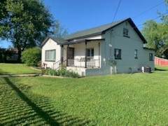 Recently updated older 3 Bedrooms one bath, nice big yard, located in a Very nice area.