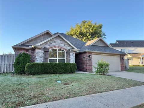 Photo of 4302 W Murfield Drive, Rogers, AR 72758 (MLS # 1326201)