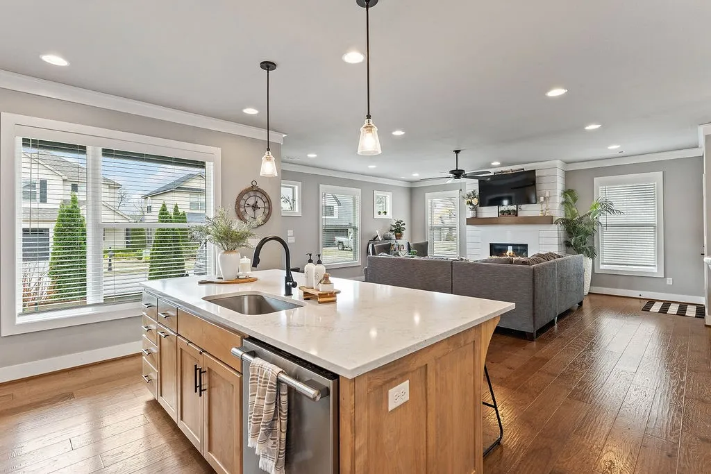 Rogers, Arkansas 72758, United States, 3 Bedrooms Bedrooms, ,3 BathroomsBathrooms,Residential,Active,101915