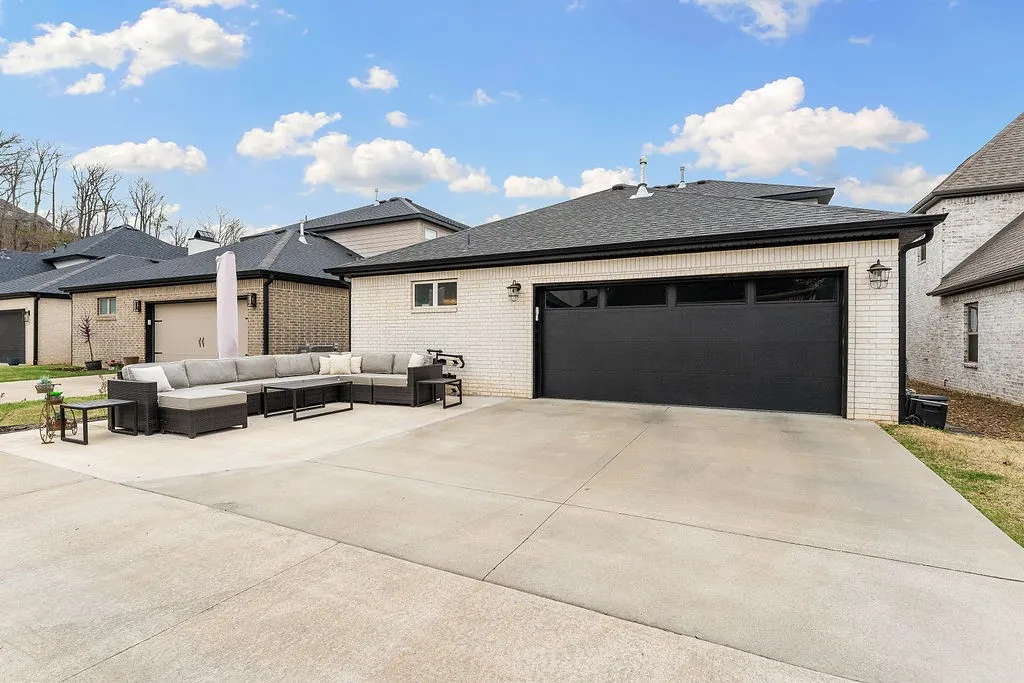 Rogers, Arkansas 72758, United States, 3 Bedrooms Bedrooms, ,3 BathroomsBathrooms,Residential,Active,101915