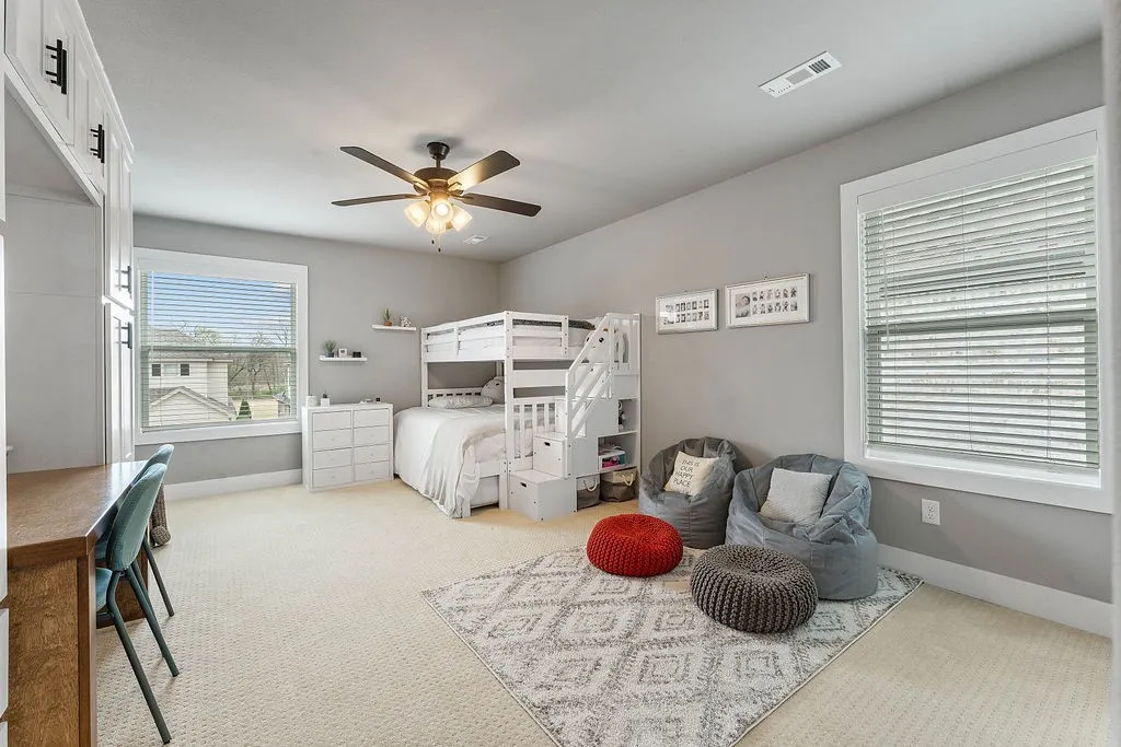 Rogers, Arkansas 72758, United States, 3 Bedrooms Bedrooms, ,3 BathroomsBathrooms,Residential,Active,101915