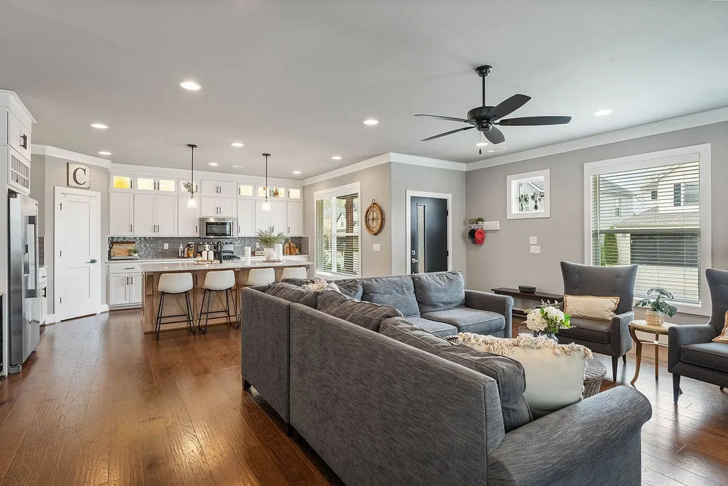 Rogers, Arkansas 72758, United States, 3 Bedrooms Bedrooms, ,3 BathroomsBathrooms,Residential,Active,101915