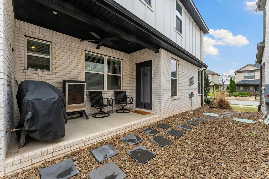 Rogers, Arkansas 72758, United States, 3 Bedrooms Bedrooms, ,3 BathroomsBathrooms,Residential,Active,101915